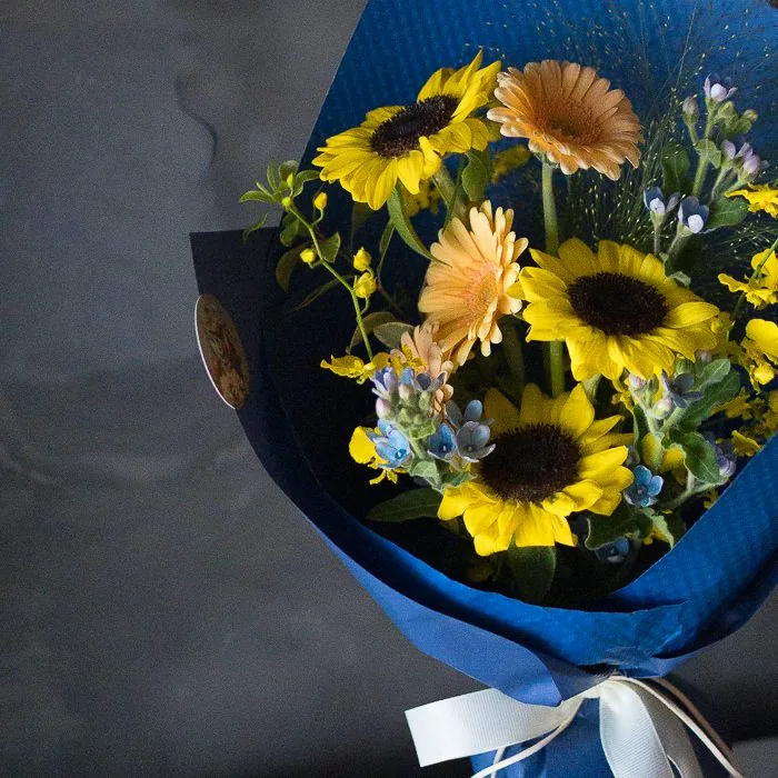 《藍光星語》｜星光系藍色畢業花束 4