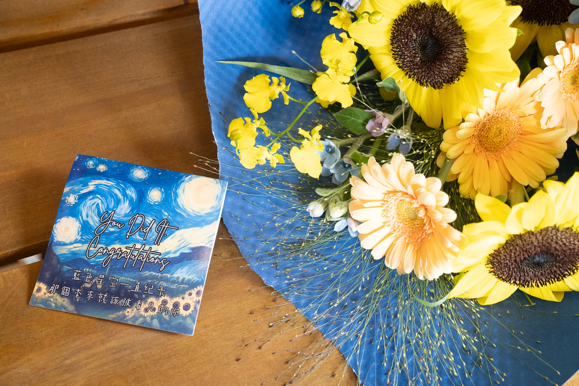 《藍光星語》｜星光系藍色畢業花束 7