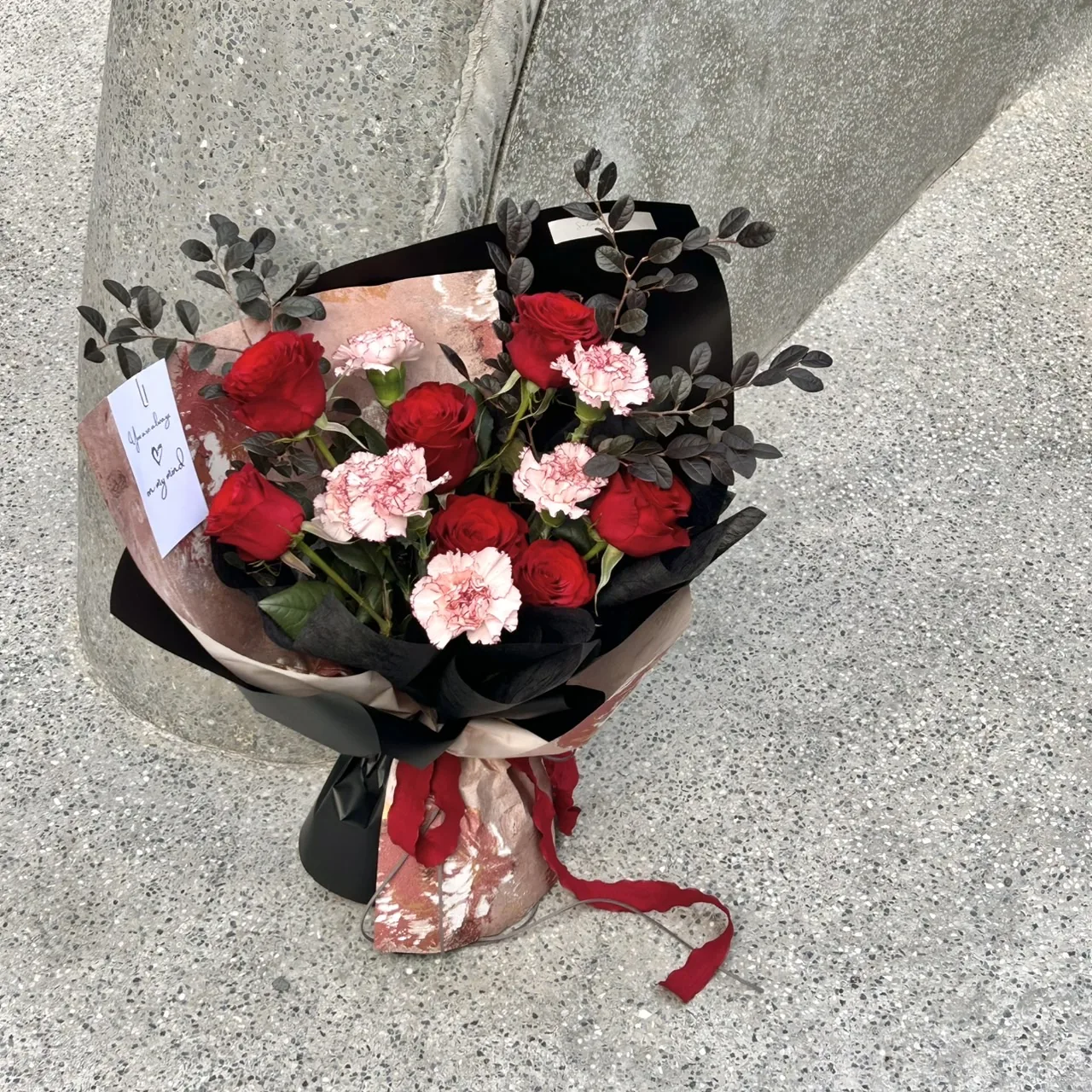 鮮花花束｜巨型玫瑰混合花束10朵