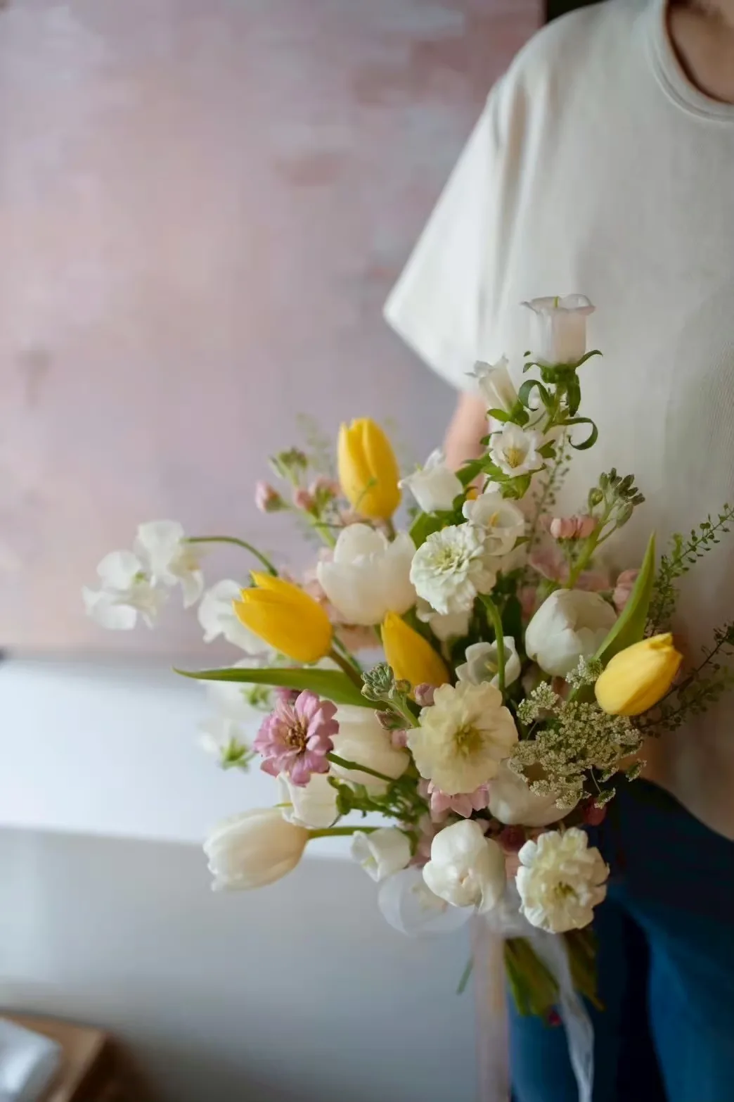 鮮花捧花｜各色鬱金香混合捧花 4