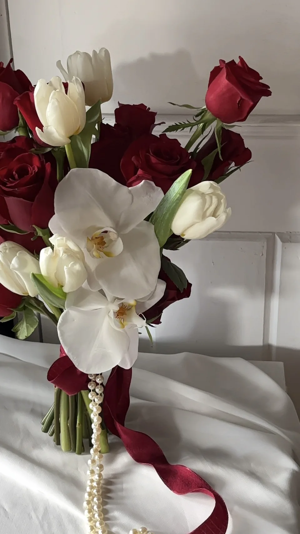 鮮花捧花｜紅玫瑰＋鬱金香捧花 4