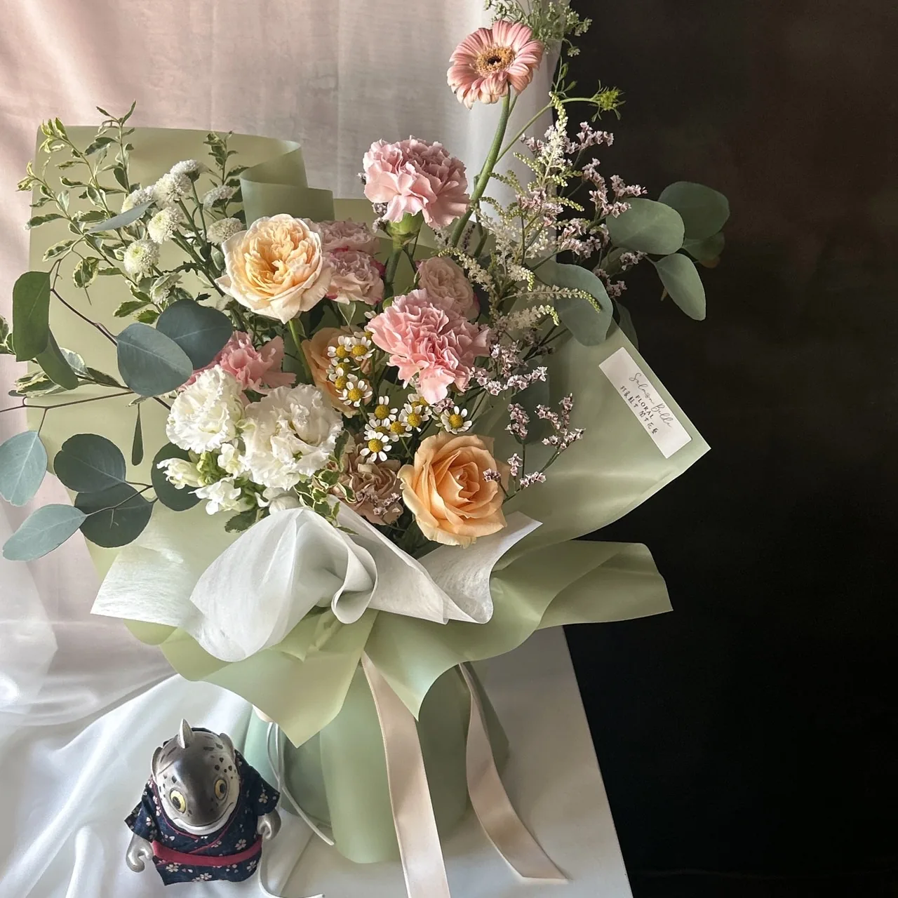 鮮花花束｜春日白綠色系 多樣混合花材花束 3